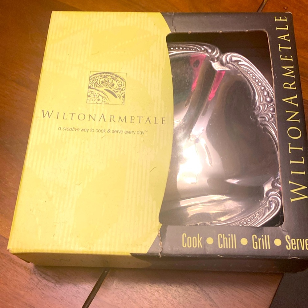 Wilson Armetale Belmont Square serving dish